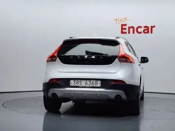 2018 Volvo V40 с пробегом 221 349 км