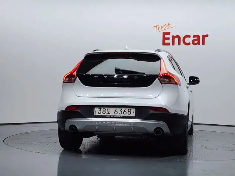 2018 Volvo V40 с пробегом 221 349 км