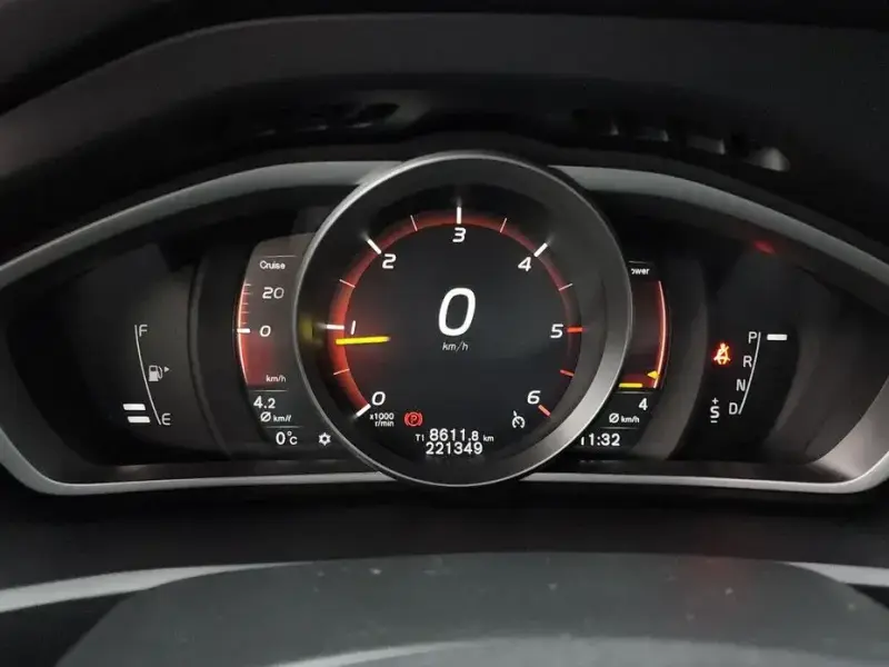 2018 Volvo V40 с пробегом 221 349 км