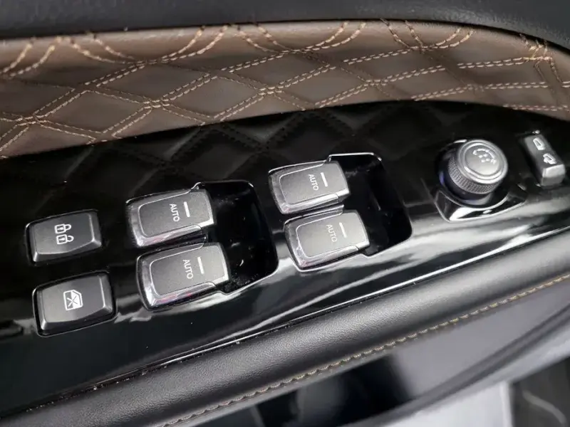 2023 SsangYong Rexton с пробегом 30 683 км