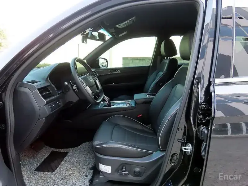 2025 SsangYong Rexton с пробегом 8 600 км