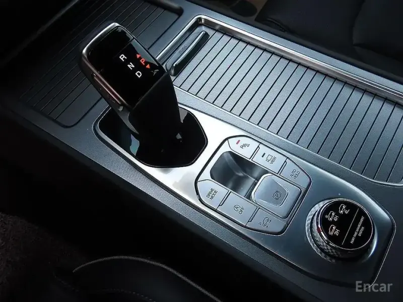 2025 SsangYong Rexton с пробегом 8 600 км