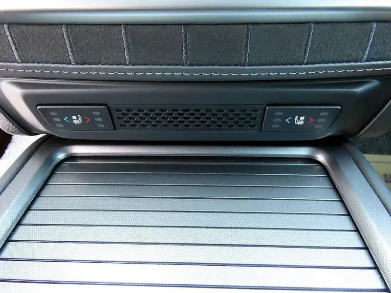 2025 SsangYong Rexton с пробегом 8 600 км