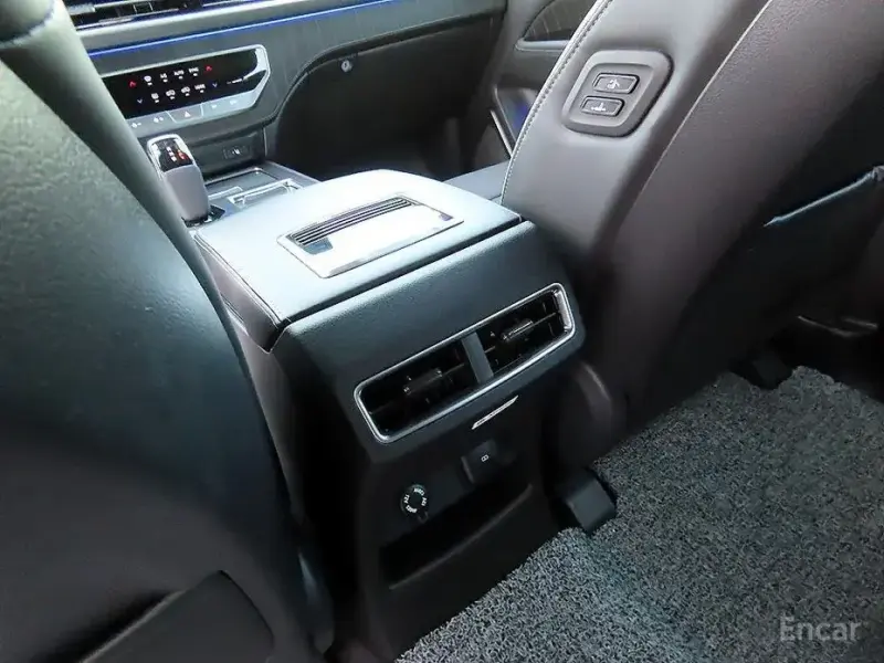 2025 SsangYong Rexton с пробегом 8 600 км