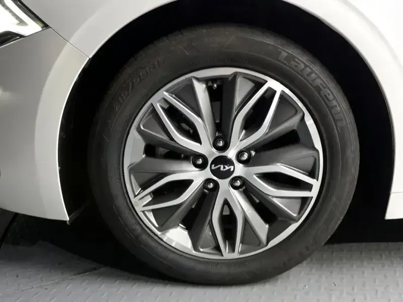 2022 Kia K5 с пробегом 99 350 км