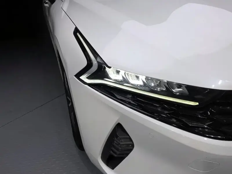 2022 Kia K5 с пробегом 99 350 км