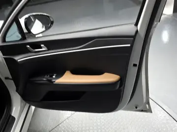 2022 Kia K5 с пробегом 99 350 км
