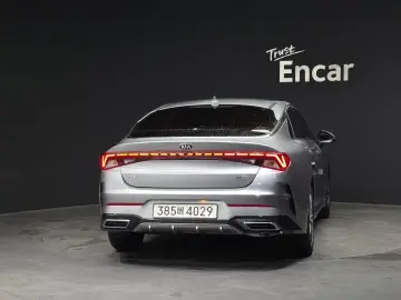 2021 Kia K5 с пробегом 111 358 км