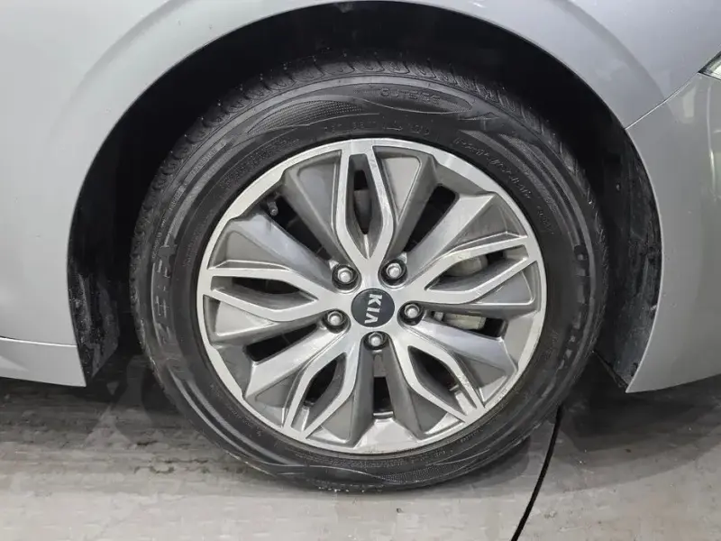 2021 Kia K5 с пробегом 111 358 км