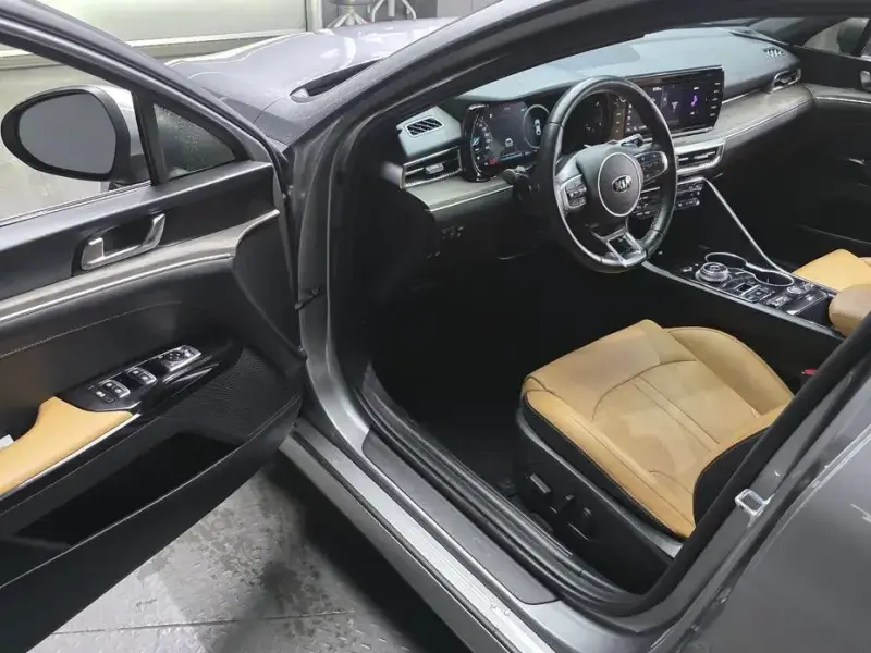 2021 Kia K5 с пробегом 111 358 км