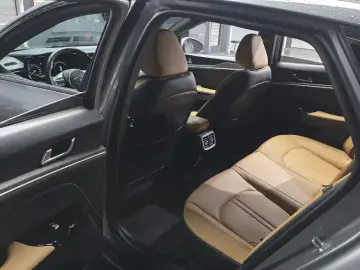 2021 Kia K5 с пробегом 111 358 км
