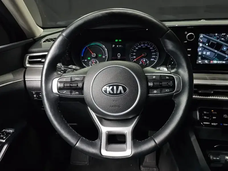 2021 Kia K5 с пробегом 65 097 км