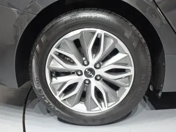 2022 Kia K5 с пробегом 76 593 км