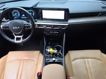 2022 Kia K5 с пробегом 76 593 км