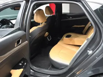 2022 Kia K5 с пробегом 76 593 км