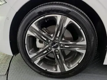 2022 Kia K5 с пробегом 57 245 км