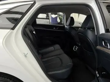 2022 Kia K5 с пробегом 127 054 км