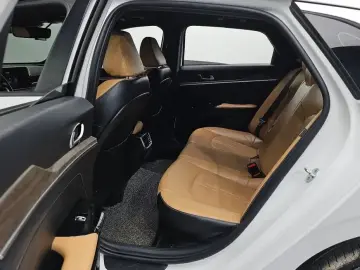 2021 Kia K5 с пробегом 97 657 км