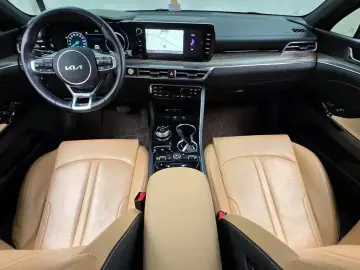 2022 Kia K5 с пробегом 83 833 км