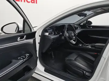 2022 Kia K5 с пробегом 82 353 км