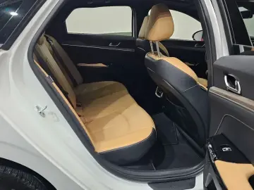 2022 Kia K5 с пробегом 59 736 км