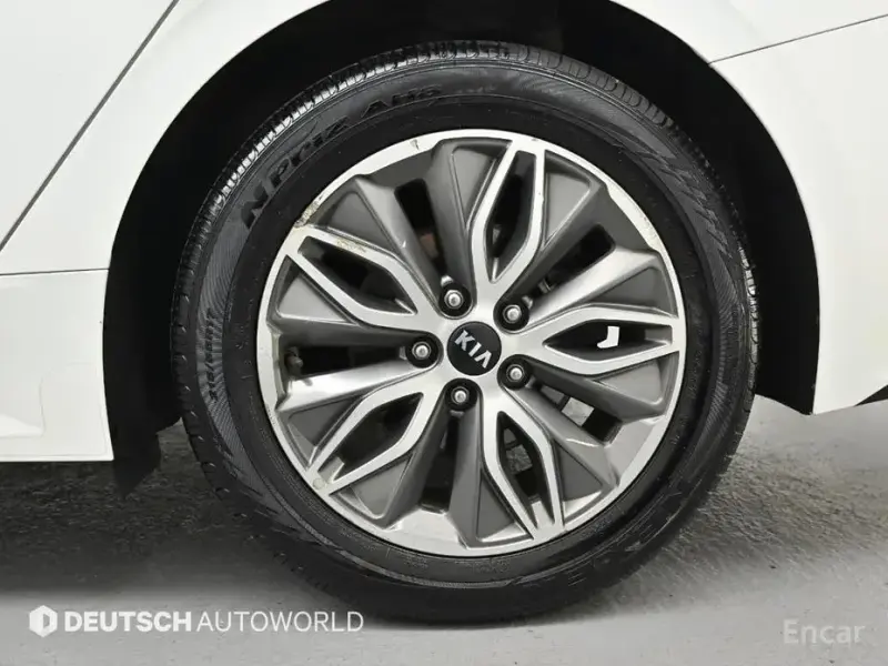 2021 Kia K5 с пробегом 142 861 км