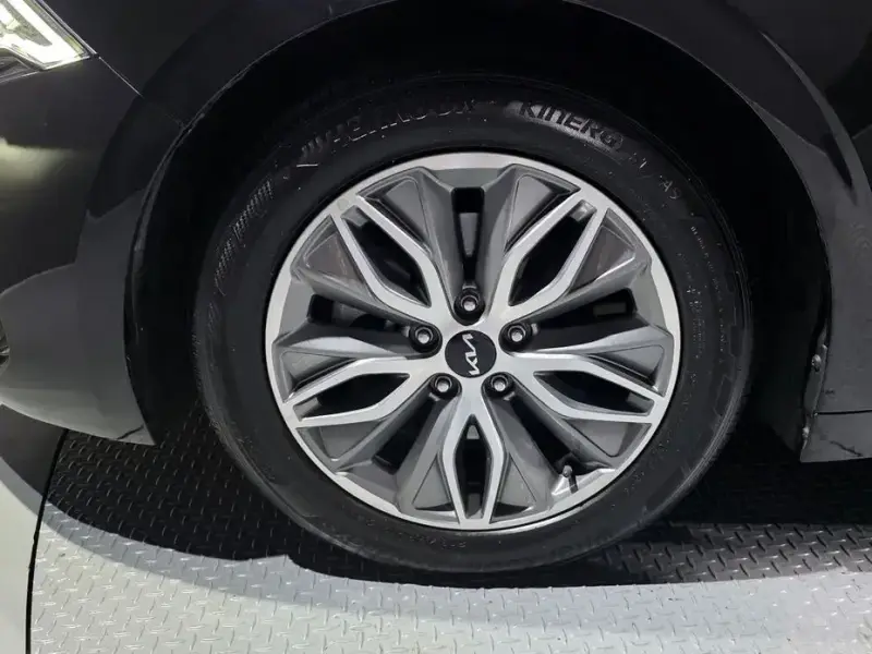 2022 Kia K5 с пробегом 77 311 км