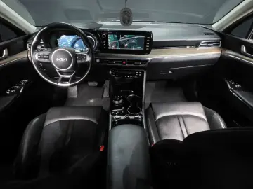 2022 Kia K5 с пробегом 77 311 км