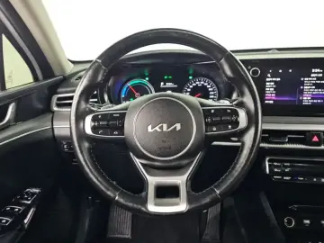 2022 Kia K5 с пробегом 126 567 км