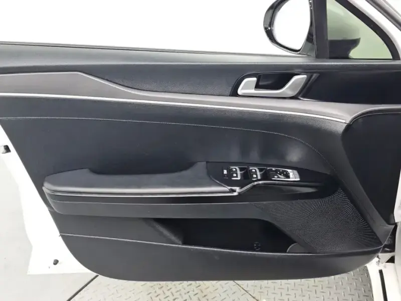 2022 Kia K5 с пробегом 126 567 км