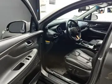 2019 Hyundai Santa Fe с пробегом 19 479 км