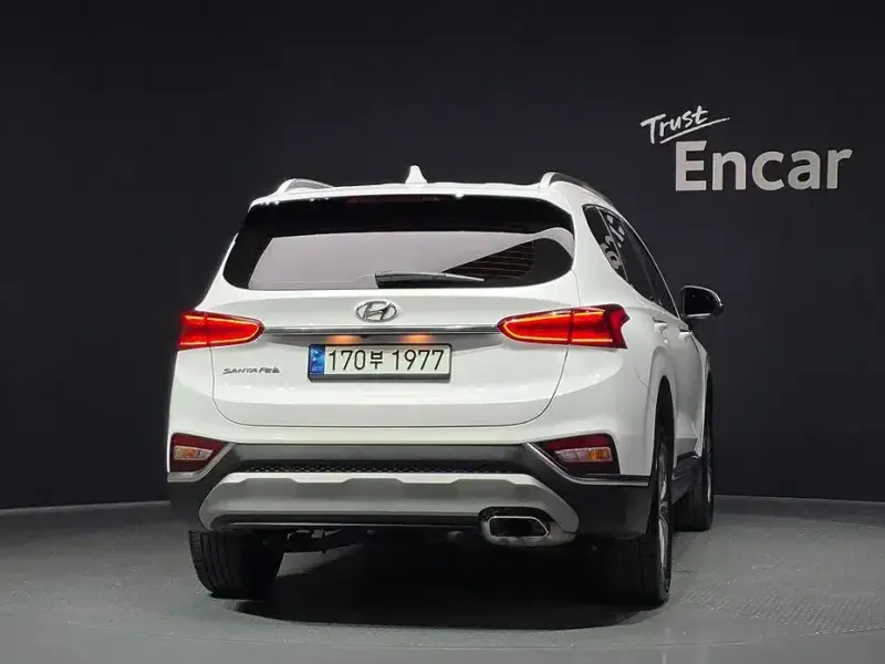 2020 Hyundai Santa Fe с пробегом 18 600 км