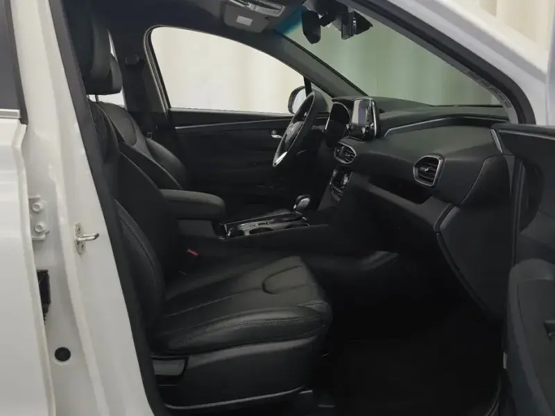 2020 Hyundai Santa Fe с пробегом 18 600 км