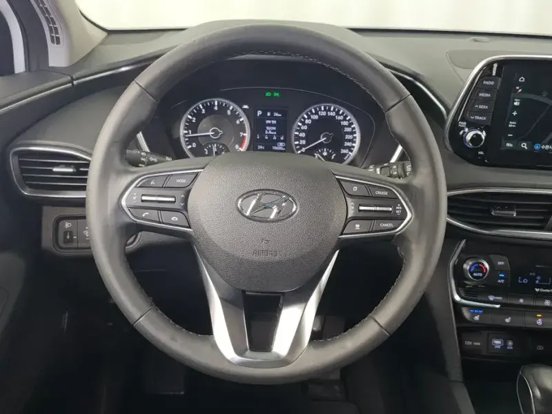 2020 Hyundai Santa Fe с пробегом 18 600 км