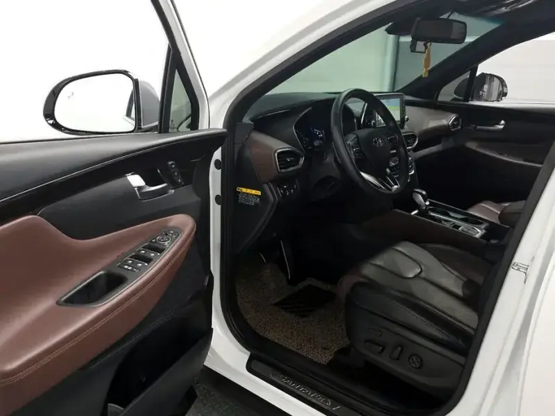 2019 Hyundai Santa Fe с пробегом 27 649 км