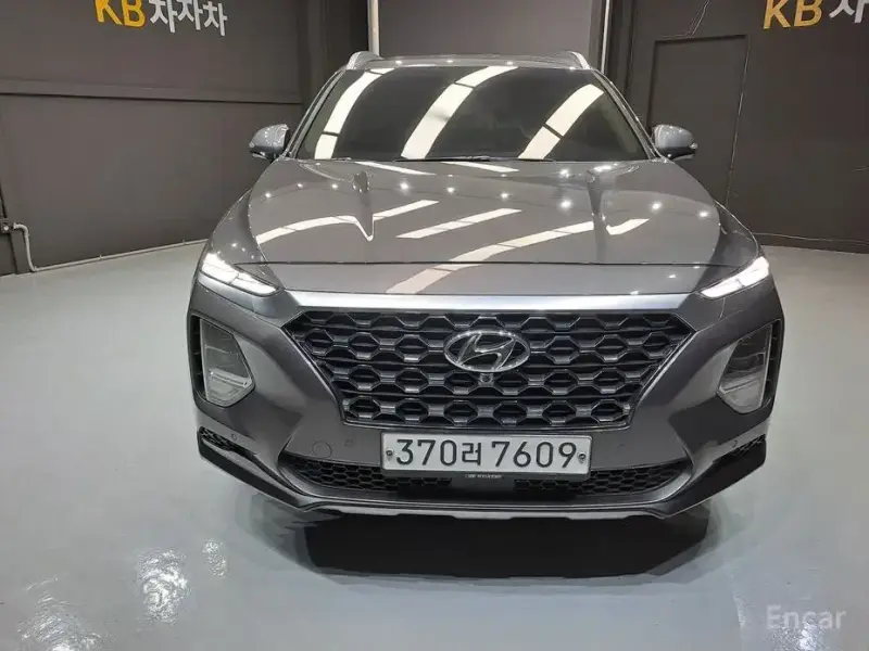 2020 Hyundai Santa Fe с пробегом 20 269 км