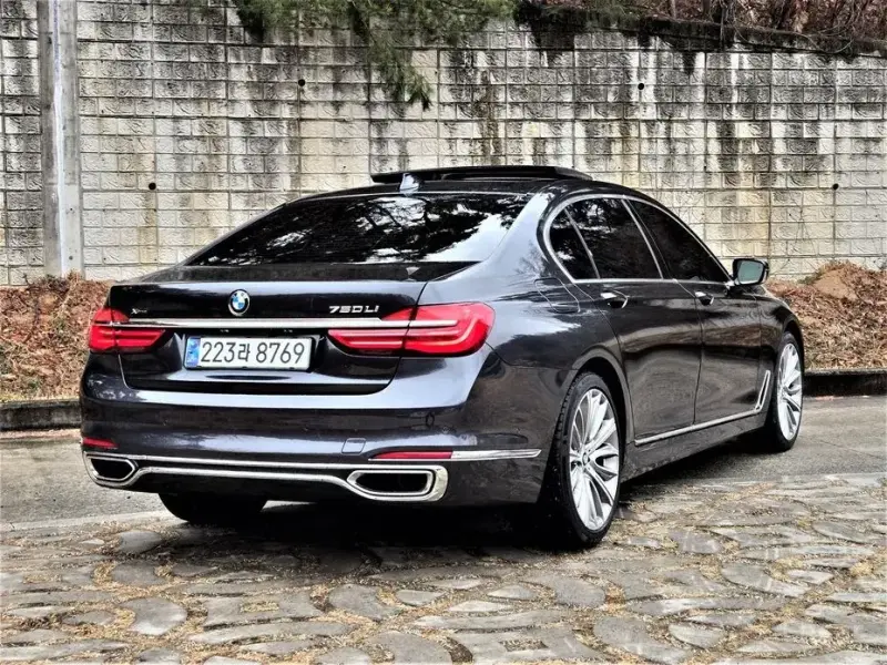 2016 BMW 7 серии с пробегом 123 900 км