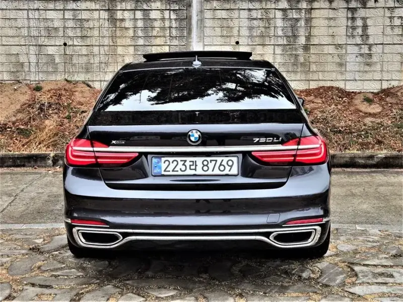 2016 BMW 7 серии с пробегом 123 900 км