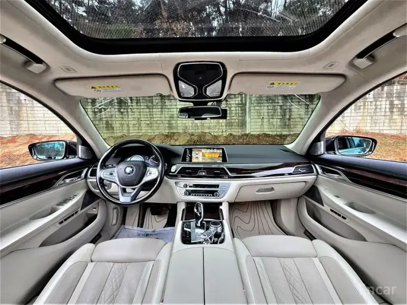 2016 BMW 7 серии с пробегом 123 900 км