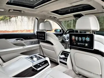 2016 BMW 7 серии с пробегом 123 900 км