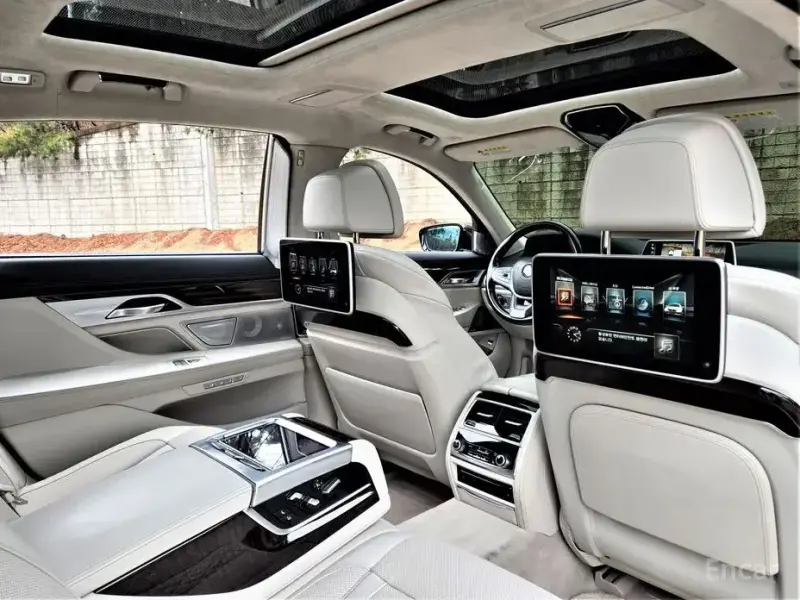 2016 BMW 7 серии с пробегом 123 900 км