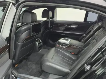 2016 BMW 7 серии с пробегом 110 833 км