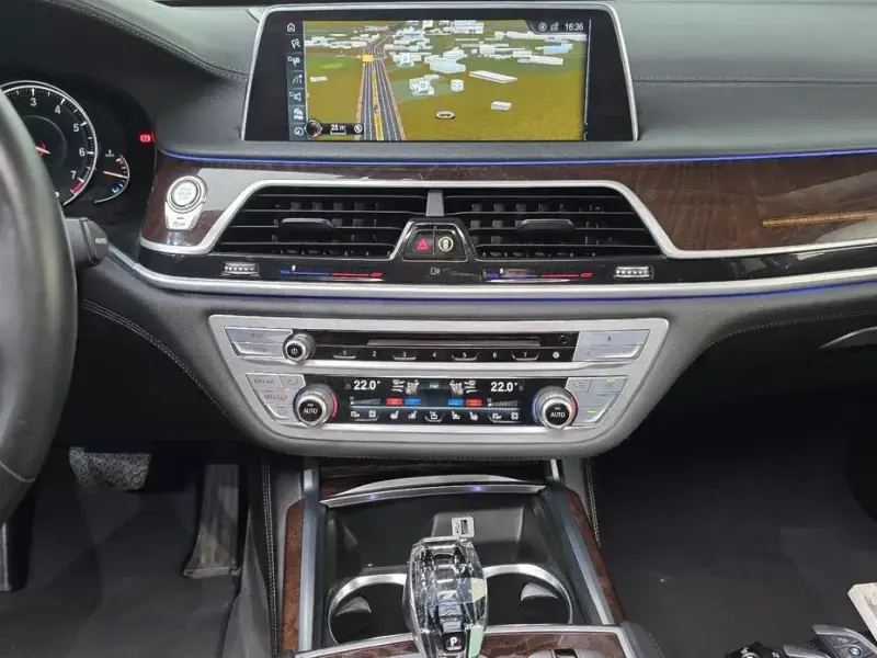 2016 BMW 7 серии с пробегом 102 150 км