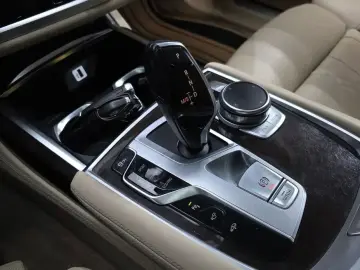 2016 BMW 7 серии с пробегом 138 640 км