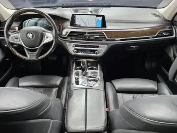 2015 BMW 7 серии с пробегом 109 234 км