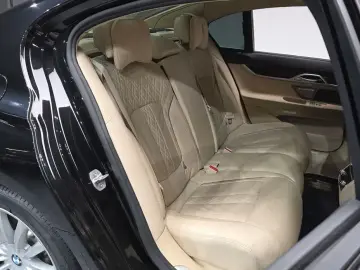 2016 BMW 7 серии с пробегом 138 640 км