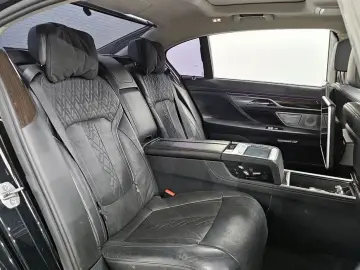 2015 BMW 7 серии с пробегом 109 234 км