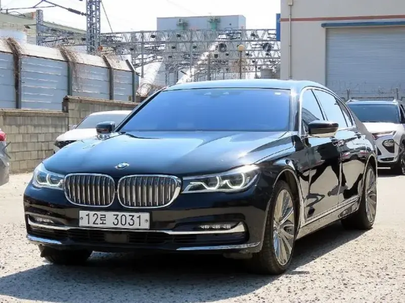2016 BMW 7 серии с пробегом 119 895 км