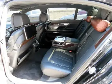 2016 BMW 7 серии с пробегом 119 895 км