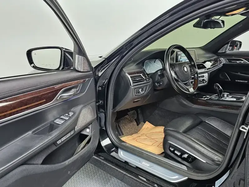 2016 BMW 7 серии с пробегом 108 576 км